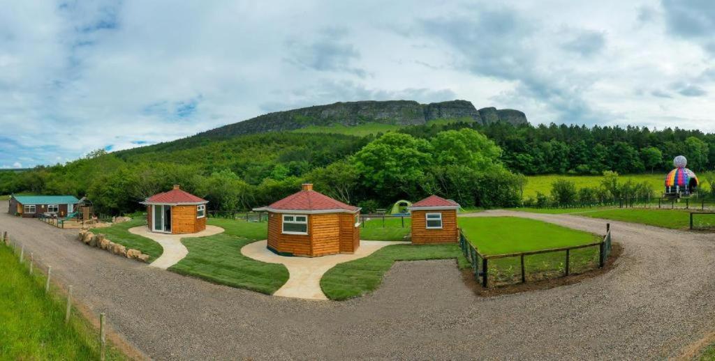 Waterfall Caves Limavady Exteriör bild